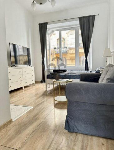 Eladó téglalakás, Budapesten, VII. kerületben 152 M Ft, 3 szobás