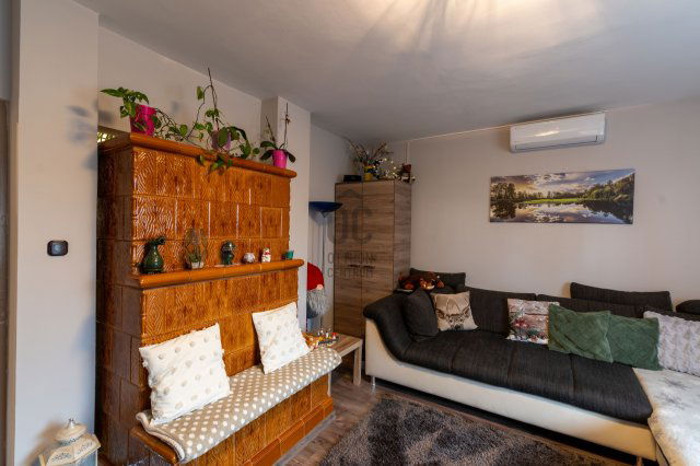 Eladó családi ház, Móron 98.5 M Ft, 6 szobás