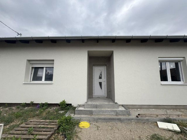 Eladó családi ház, Szigethalmon 95 M Ft, 4 szobás