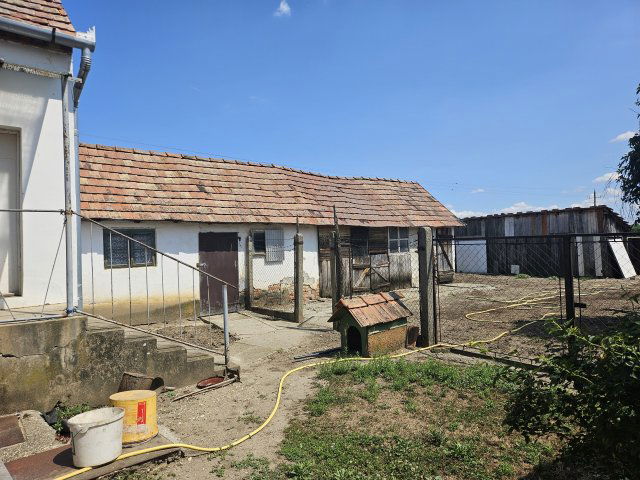 Eladó családi ház, Szanyon 21.5 M Ft, 2 szobás
