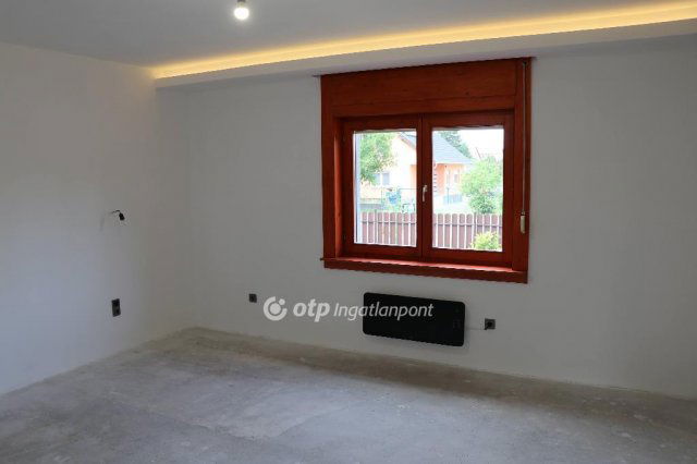 Eladó családi ház, Szigetcsépen 64.9 M Ft, 3 szobás