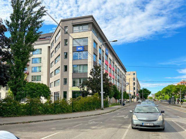 Kiadó iroda, Budapesten, XI. kerületben, Fehérvári úton