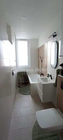 Eladó panellakás, Szegeden 78.5 M Ft, 3 szobás