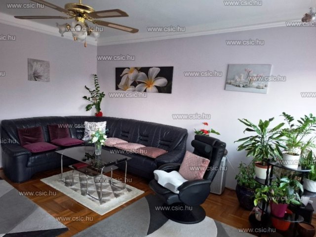 Eladó téglalakás, Pomázon 90 M Ft, 3 szobás