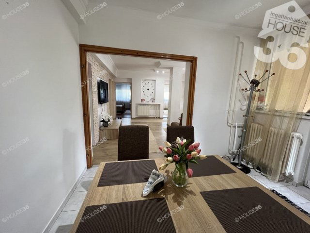 Eladó családi ház, Kecskeméten 88.5 M Ft, 5 szobás