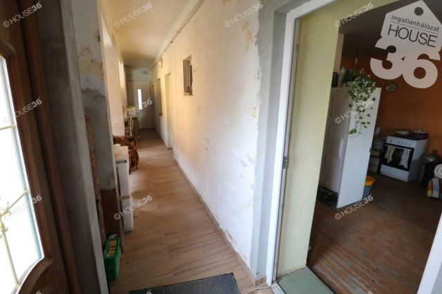 Eladó családi ház, Akasztón 18.65 M Ft, 2 szobás