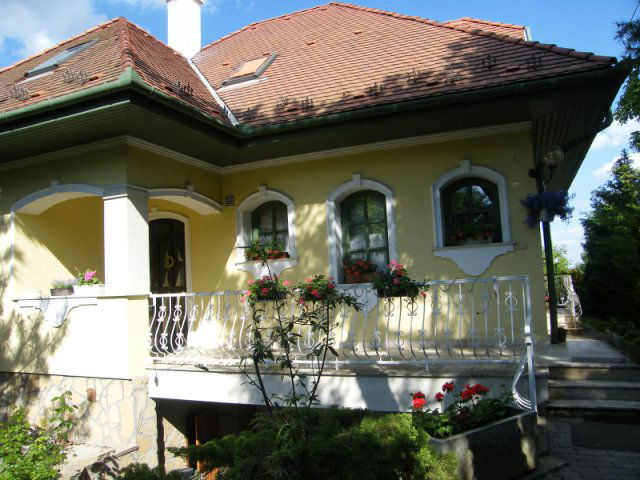 Eladó családi ház, Érden 296 M Ft, 6 szobás