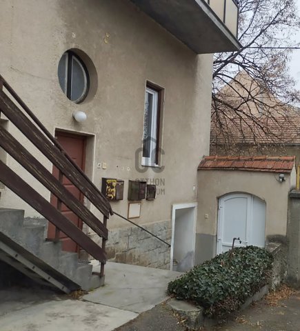 Eladó téglalakás, Egerben 69.9 M Ft, 4 szobás