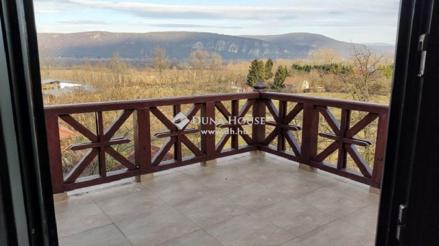 Eladó családi ház, Esztergomban 199 M Ft, 4 szobás