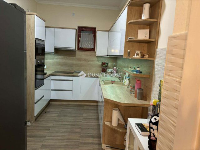 Eladó családi ház, Biharnagybajomban 30.5 M Ft, 4 szobás