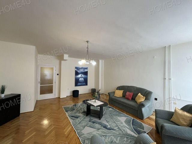 Eladó téglalakás, Szolnokon 74.6 M Ft, 6 szobás