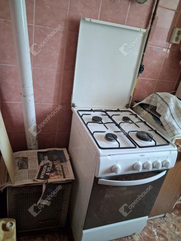 Eladó téglalakás, Komáromban 43 M Ft, 2 szobás