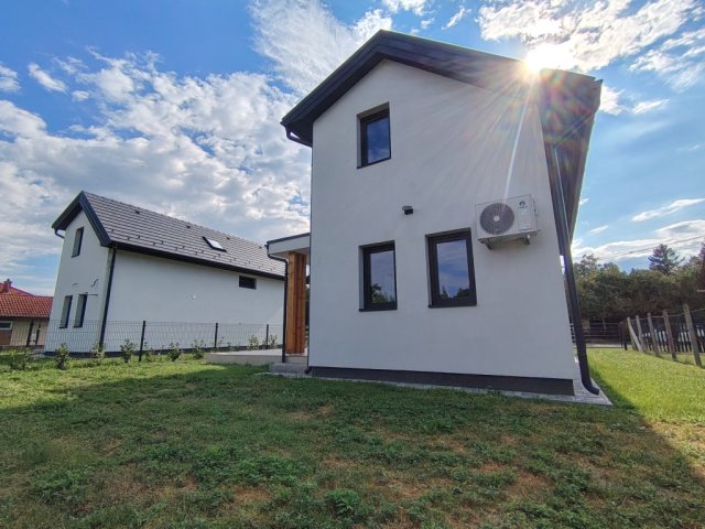 Eladó nyaraló, Balatonkeresztúron 86 M Ft, 4 szobás