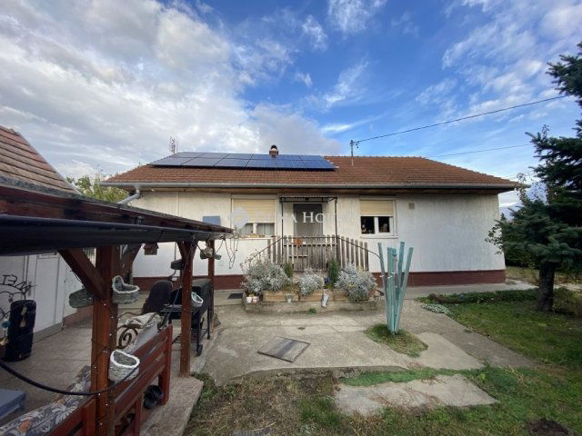 Eladó családi ház, Nagyvenyimen 54.9 M Ft, 2+1 szobás