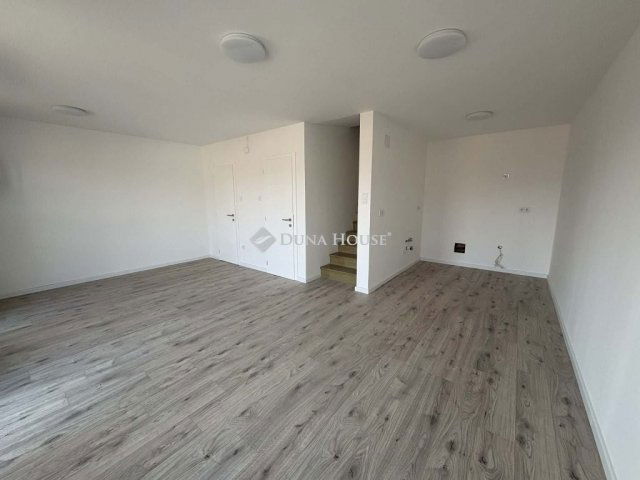 Eladó ikerház, Turán 53.9 M Ft, 3 szobás / költözzbe.hu