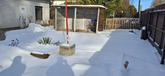 Eladó családi ház, Székesfehérvárott 55.5 M Ft, 2 szobás