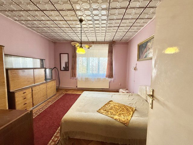 Eladó családi ház, Pétfürdőn 61.9 M Ft, 3 szobás