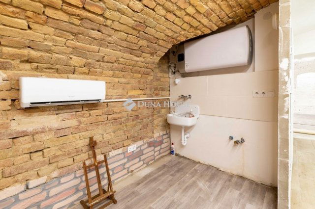 Eladó ipari ingatlan, Budapesten, VII. kerületben 39 M Ft