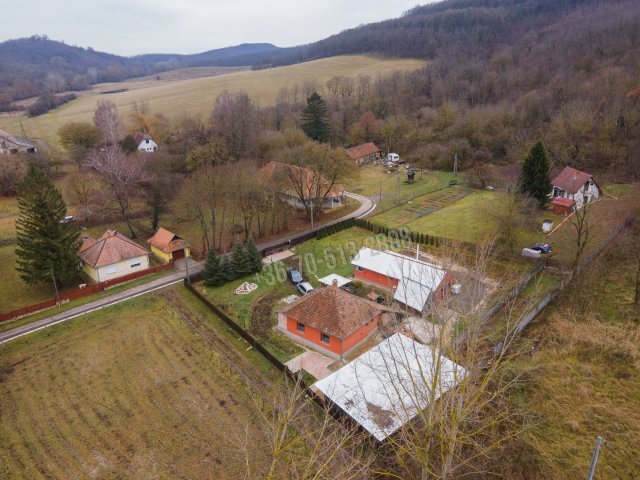 Eladó családi ház, Kisecseten 32.9 M Ft, 2 szobás