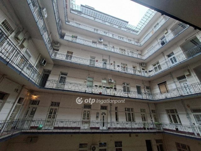 Eladó téglalakás, Budapesten, VIII. kerületben 99 M Ft, 4 szobás