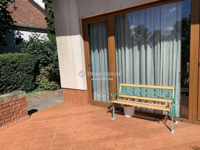 Eladó ikerház, Pécsett 117 M Ft, 4 szobás / költözzbe.hu