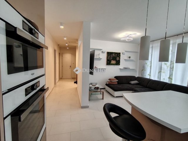 Eladó családi ház, Mohán 89 M Ft, 4 szobás