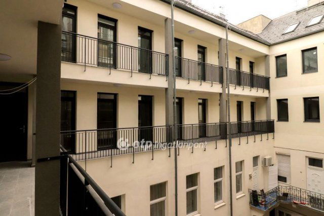 Eladó téglalakás, Budapesten, VIII. kerületben 88.504 M Ft