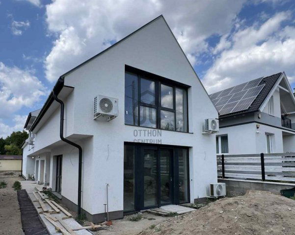 Eladó ikerház, Fóton 119.99 M Ft, 4 szobás