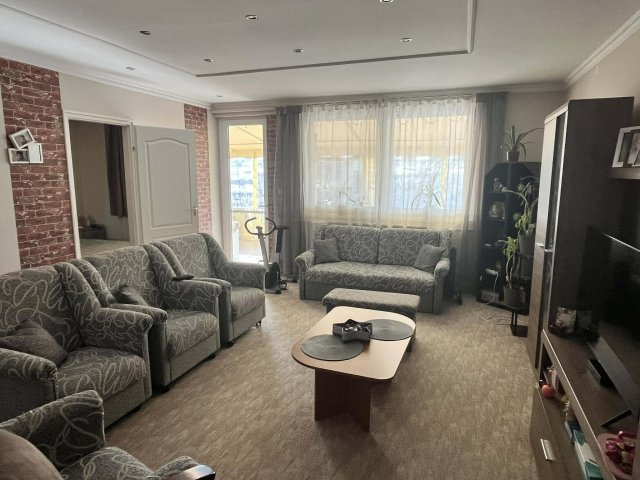 Eladó családi ház, Debrecenben 112.9 M Ft, 6 szobás