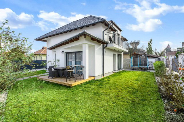 Eladó családi ház, Dunakeszin 169.9 M Ft, 5 szobás