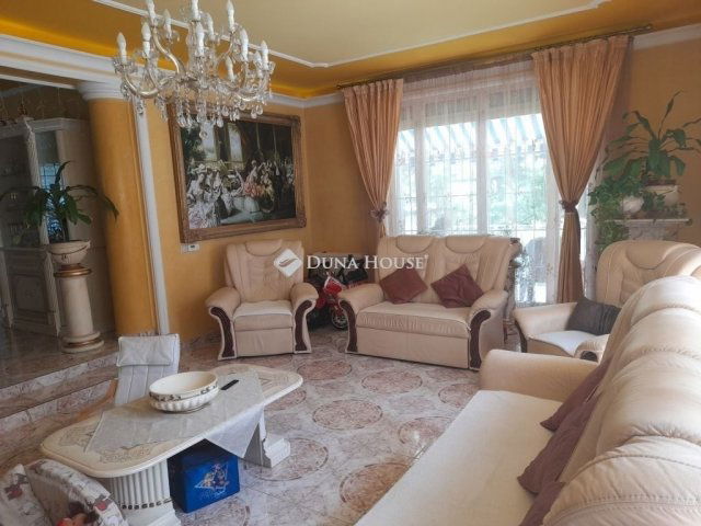 Eladó családi ház, Budapesten, XV. kerületben 253 M Ft
