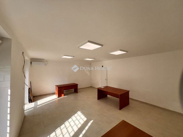 Kiadó üzlethelyiség, Budapesten, X. kerületben, Üllői úton