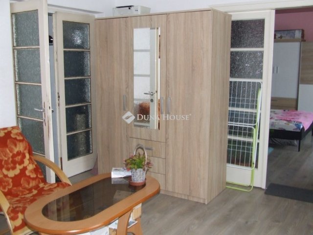 Eladó családi ház, Esztergomban 85 M Ft, 5 szobás
