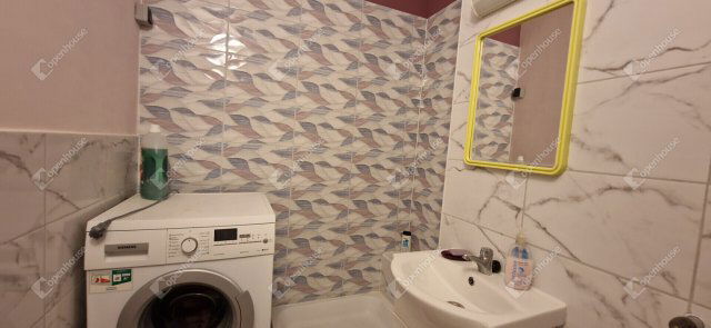 Eladó panellakás, Győrött 37 M Ft, 1 szobás