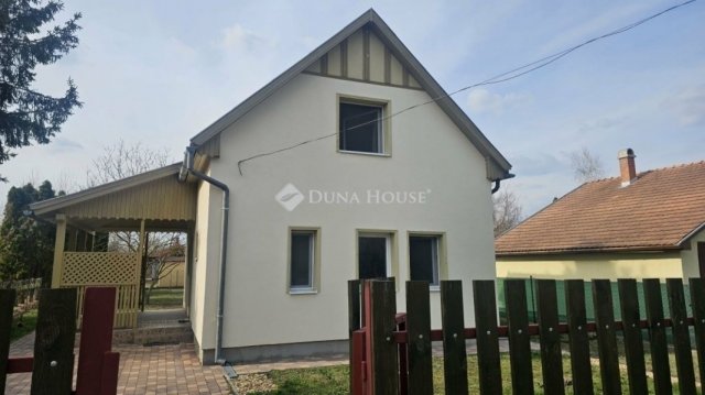 Eladó családi ház, Tápiószentmártonon 36.9 M Ft, 4 szobás