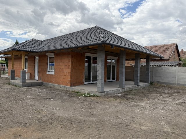 Eladó családi ház, Abonyban 74.9 M Ft, 3 szobás