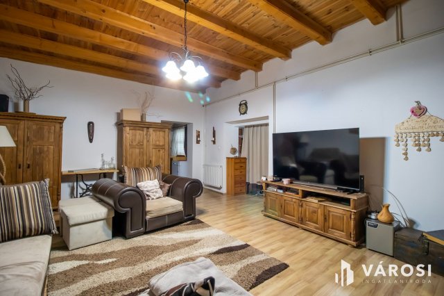 Eladó családi ház, Székesfehérvárott 129.9 M Ft, 5 szobás