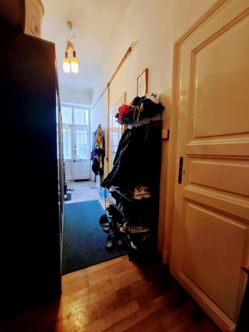 Eladó téglalakás, Budapesten, VI. kerületben, Paulay Ede utcában