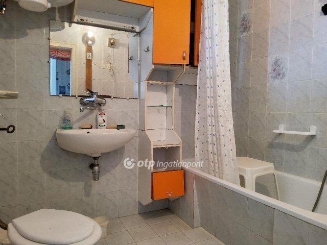 Eladó családi ház, Galgahévízen 188 M Ft, 5 szobás