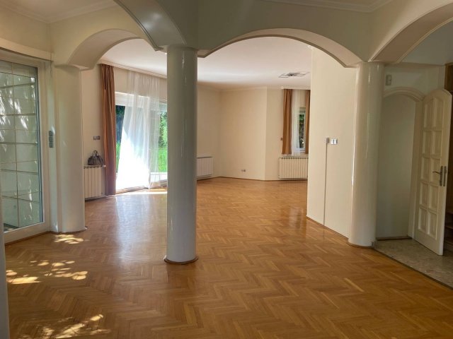 Kiadó ikerház, albérlet, Budapesten, XII. kerületben, 7 szobás