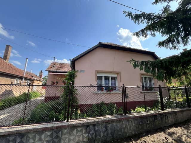 Eladó családi ház, Szendrőn 12.9 M Ft, 2+1 szobás