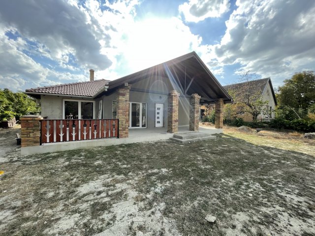 Eladó családi ház, Ráckevén 110 M Ft, 3 szobás