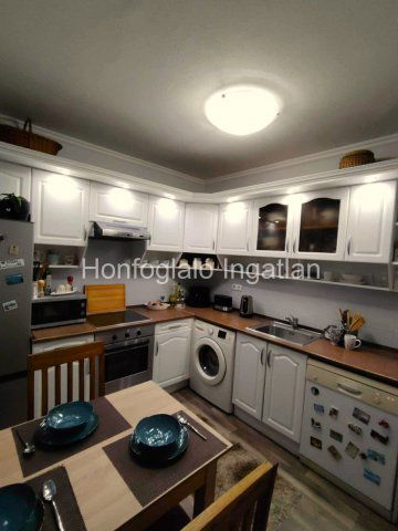 Eladó panellakás, Nyíregyházán 52.9 M Ft, 3 szobás