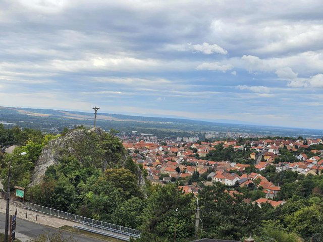 Eladó családi ház, Pécsett 149 M Ft, 7 szobás