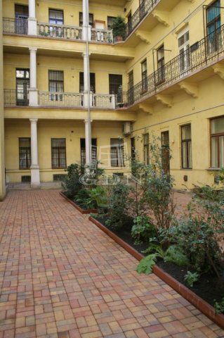 Eladó téglalakás, Budapesten, VI. kerületben 68.8 M Ft