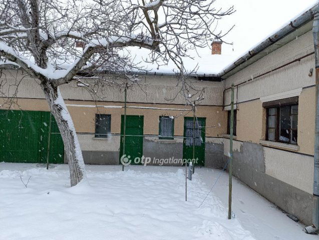 Eladó családi ház, Forráskúton 39.5 M Ft, 3 szobás