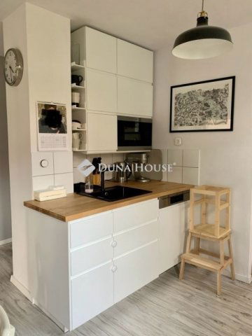 Eladó családi ház, Szigetszentmiklóson 89.9 M Ft, 5 szobás