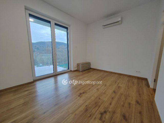Eladó téglalakás, Budapesten, III. kerületben 164.9 M Ft