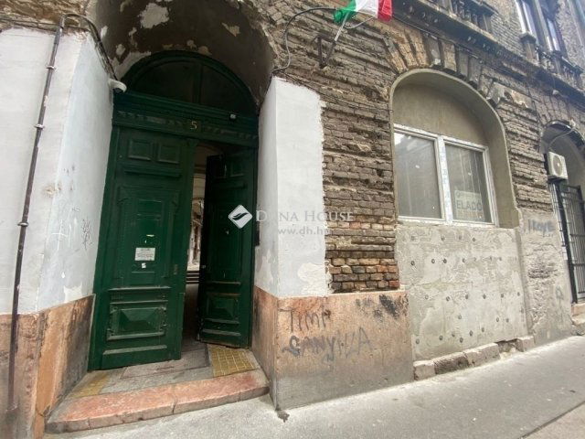 Eladó téglalakás, Budapesten, VIII. kerületben 44.5 M Ft