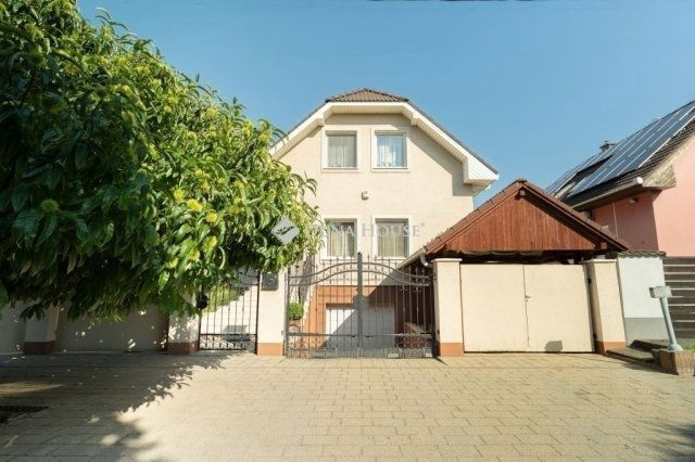 Eladó családi ház, Halásztelken 224.5 M Ft, 6 szobás